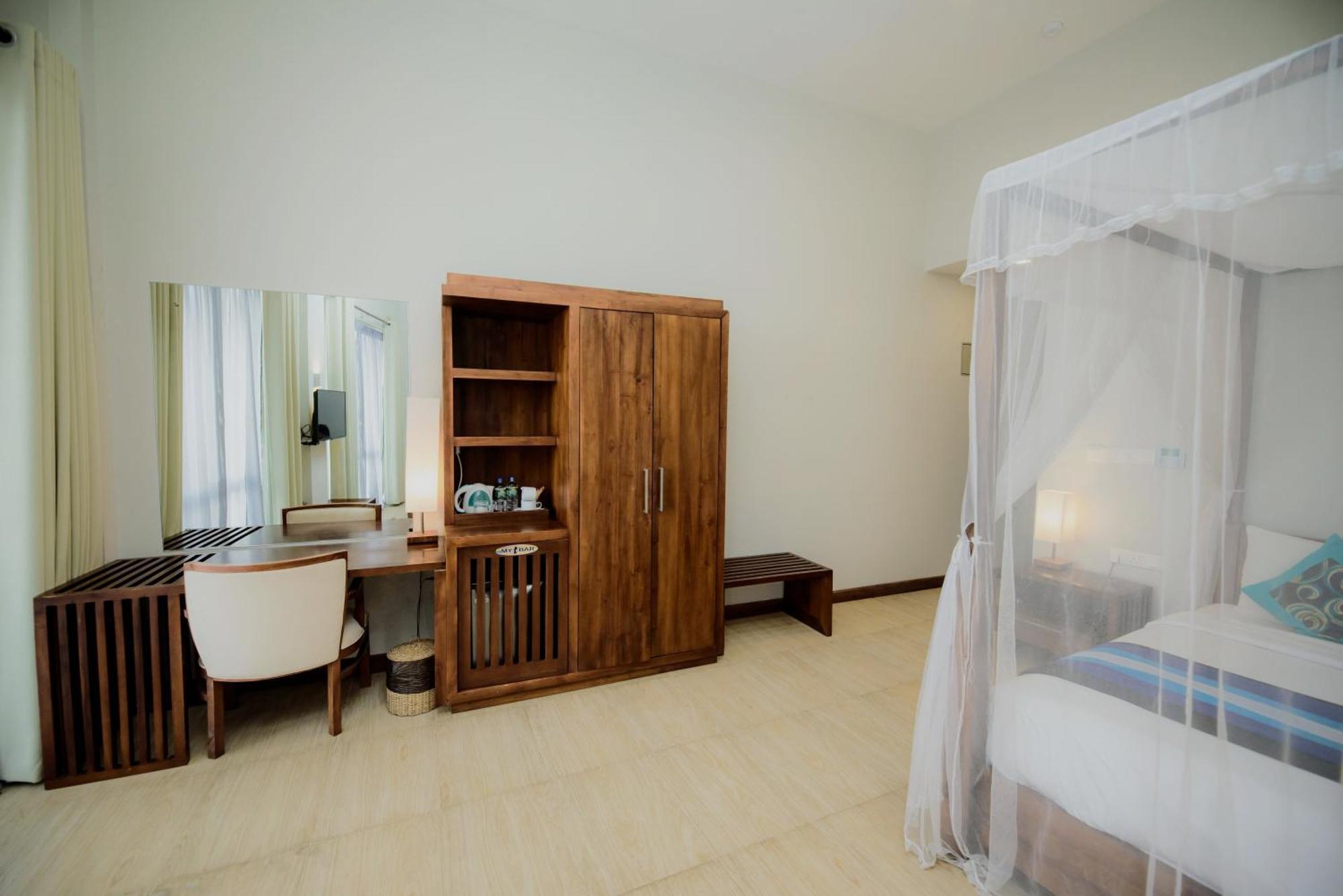Hotel Refresh Blue Hikkaduwa Εξωτερικό φωτογραφία